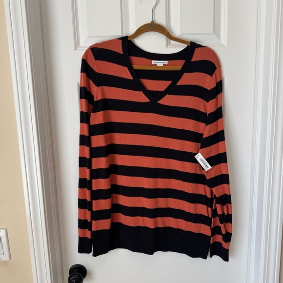 Amazon Essentials Long-Sleeve V-Neck Sweater - Black Orange Striped - XL -NWT - Picture 6 of 6